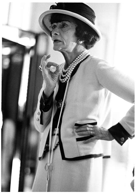 bottoni x giacchina chanel|La storia della giacca di Gabrielle Chanel.